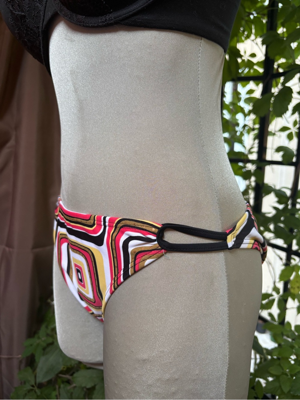 Gossip White Swimwear Tag with Red Ribbon Accent - Picture 2 of 12